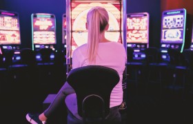 分析实测“玩手机麻将输了15万”详细开挂玩法